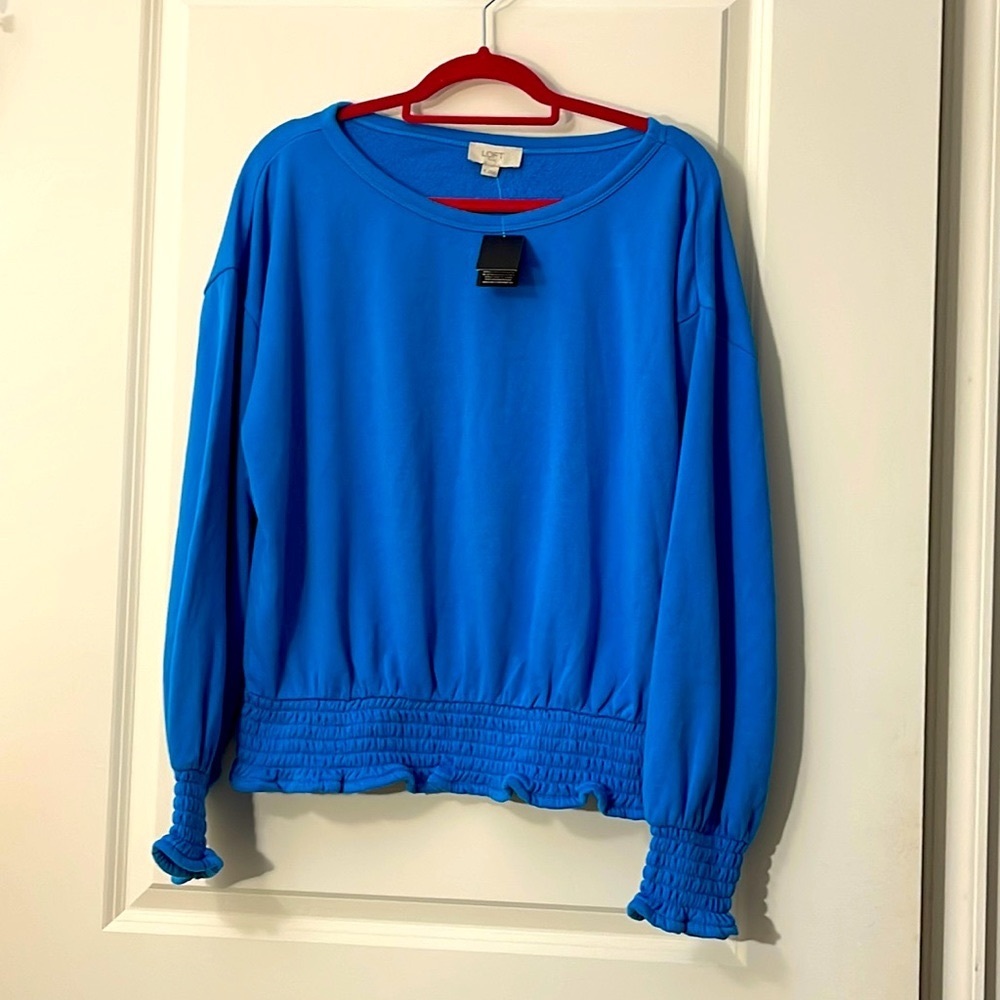 Beautiful Blue ladies Top / XL  nwot